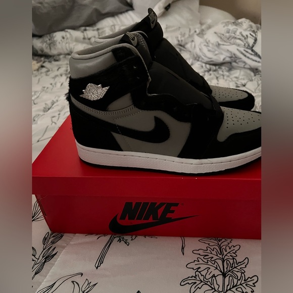 Jordan’s retro HI OG - Picture 2 of 5